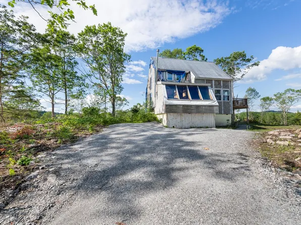 81 Disdam Road, Holderness, NH 03245