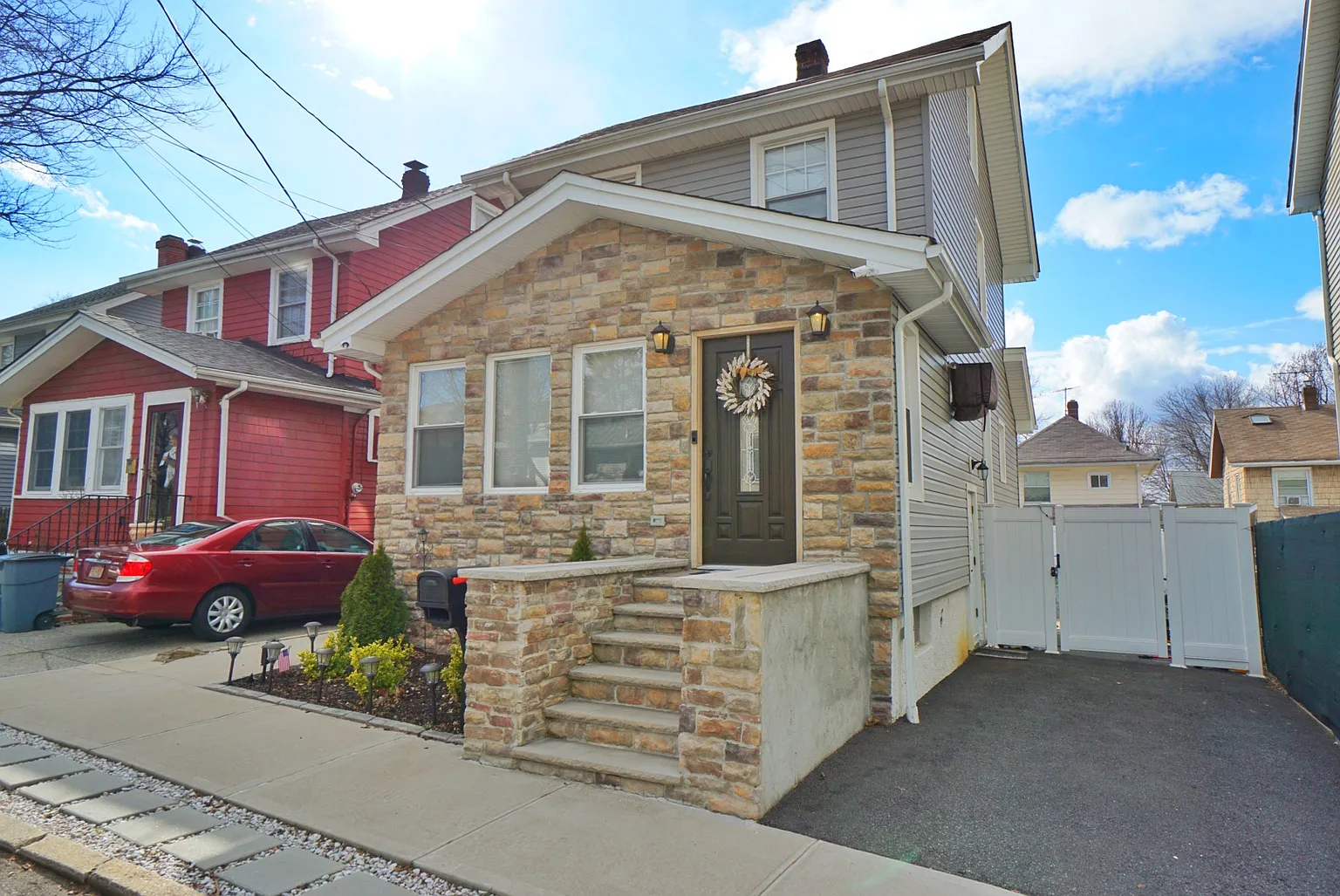 8 Sommers Ln photo 1