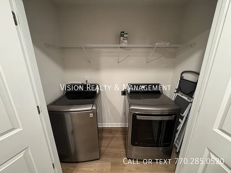 141 Winding River Dr — Photo 35