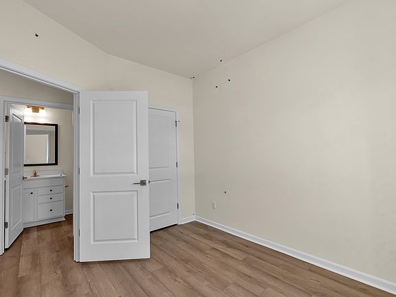 3rd image of 515 Barbican Pl