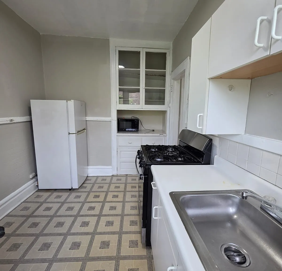 1 bed, 900 sqft, $1,900 — Photo 2