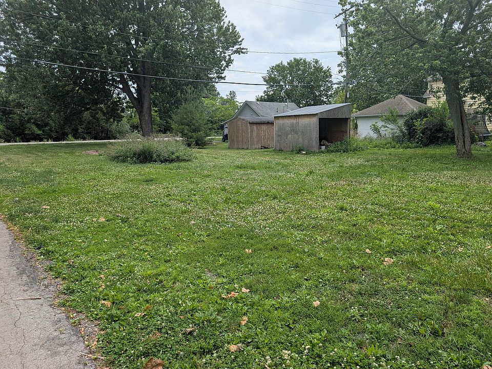 2nd image of 3rd St #0