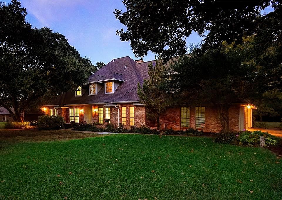 1st image of 1653 Royal Oaks Ct