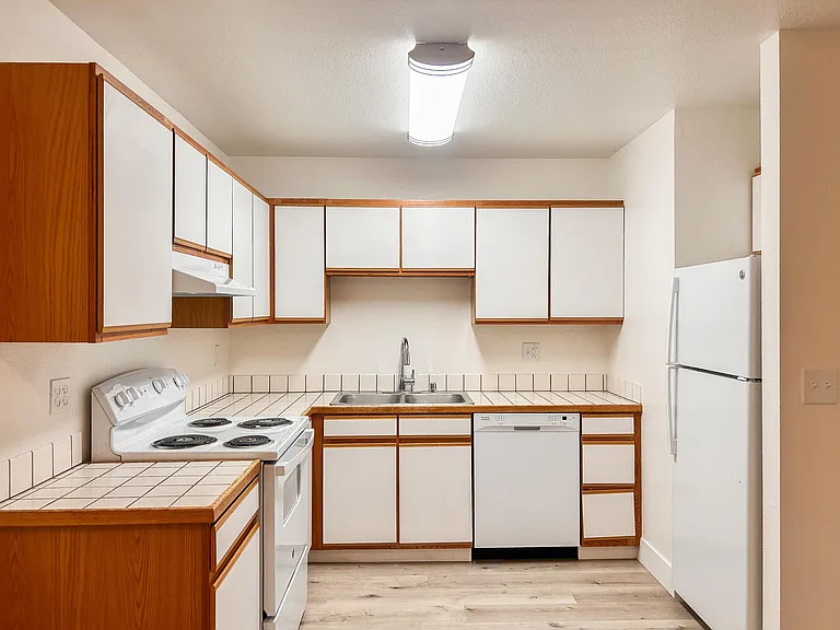 1-2 Bedroom Kitchen