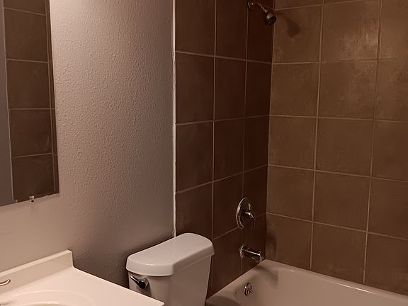 4th image of 1667 Southlawn Blvd #2