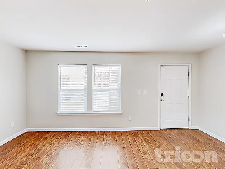 501 Sawtooth Oak Dr — Photo 4