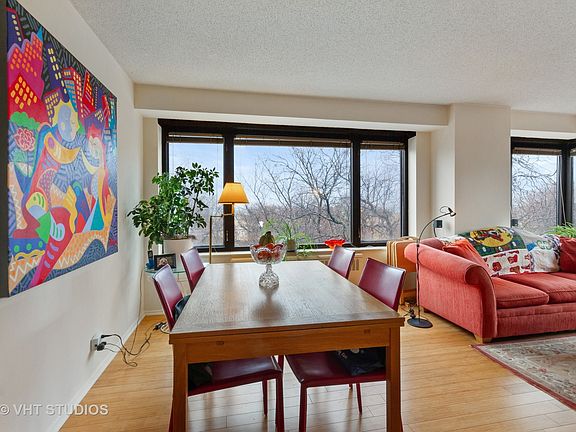 3rd image of 3100 N Lake Shore Dr APT 507