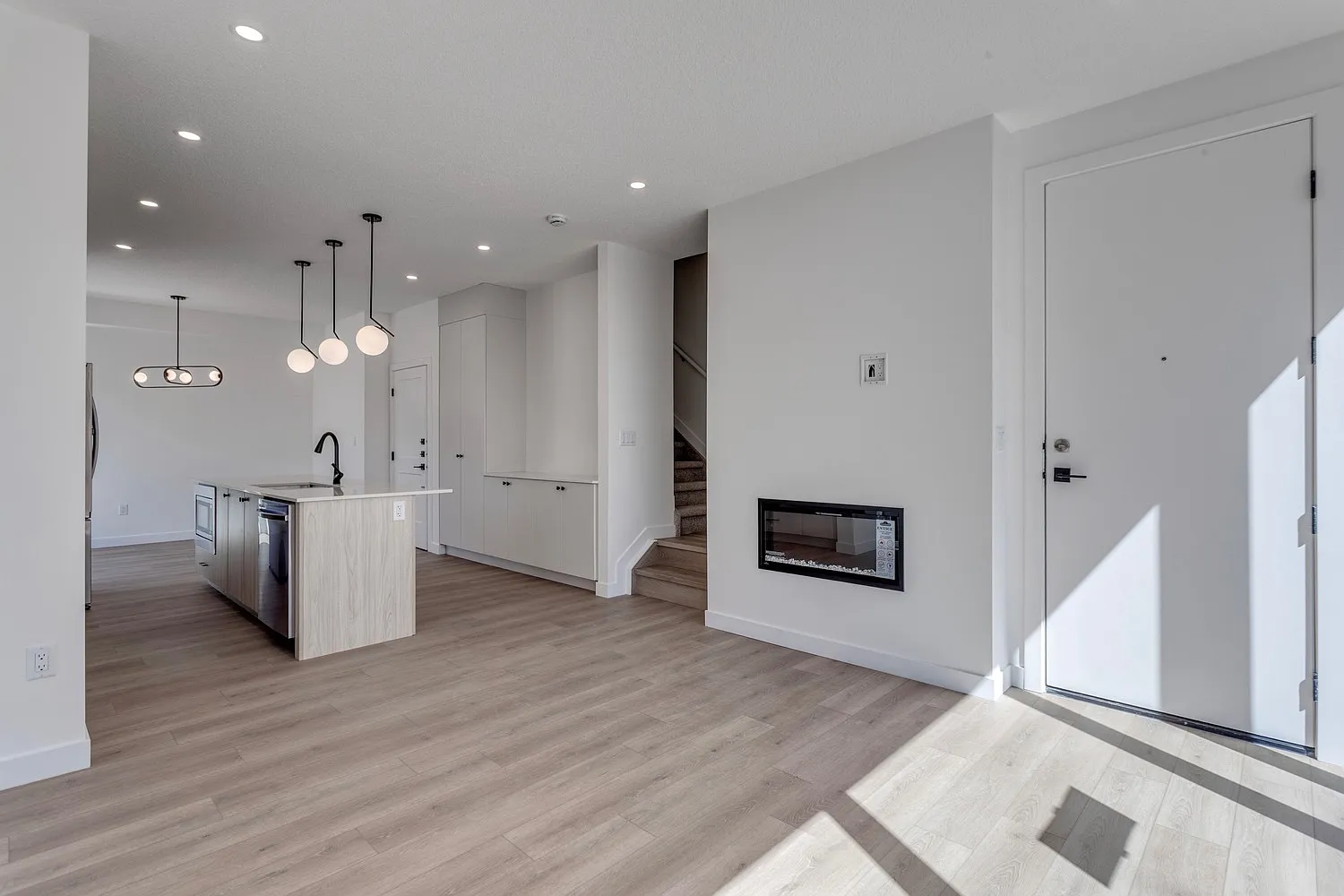 Glenora 8 Plex — Photo 2