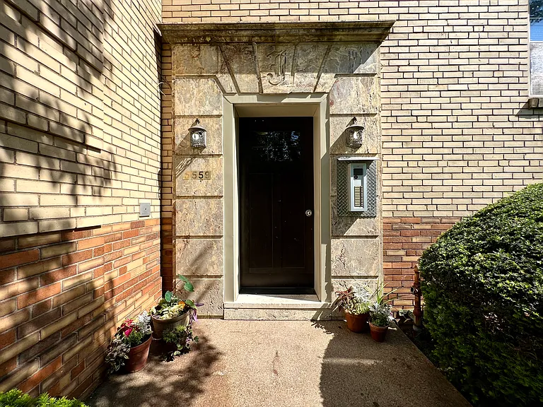 5559 Bartlett St — Photo 5