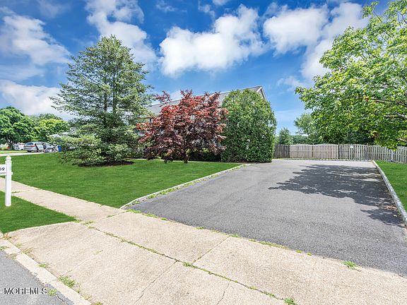 4th image of 609 Hill Drive