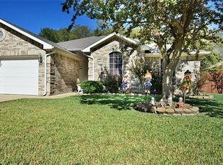 1708 Sandalwood Dr, Grand Prairie, TX 75052