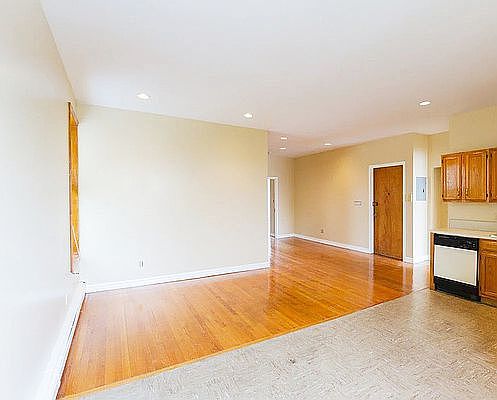 1st image of 211 13th St #1