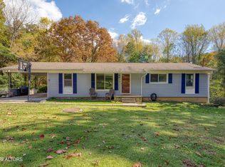107 Locust Ln, Oak Ridge, TN 37830