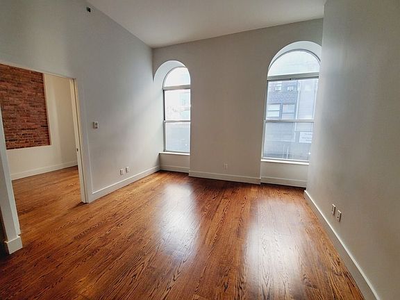 2nd image of 68 Livingston St #1A