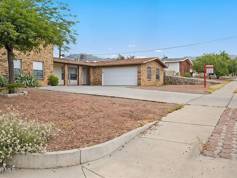 6932 Escondido Dr #B — Photo 4