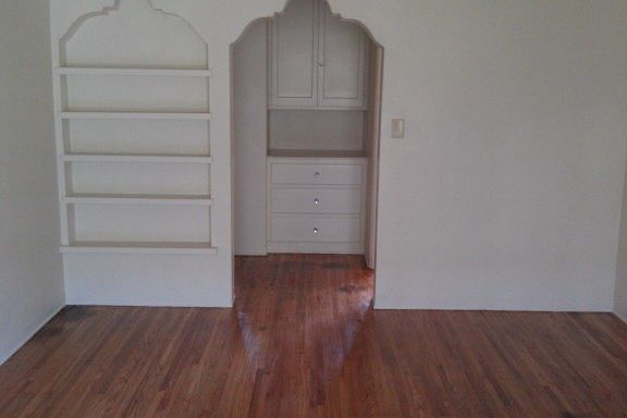 5th image of 1158 S Bronson Ave