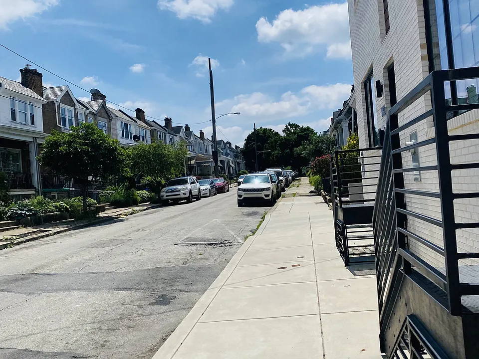 95 E Montana St #3