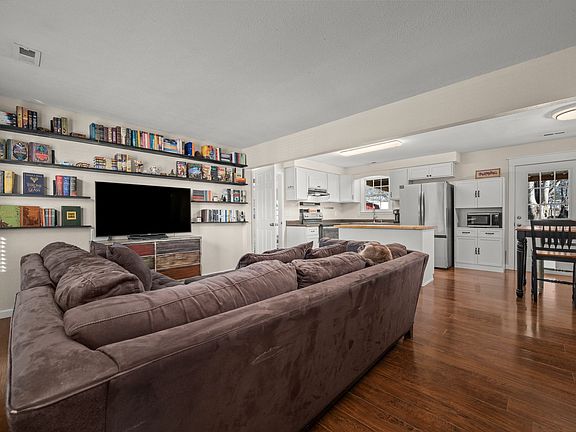 3rd image of 2714 Turner Ln