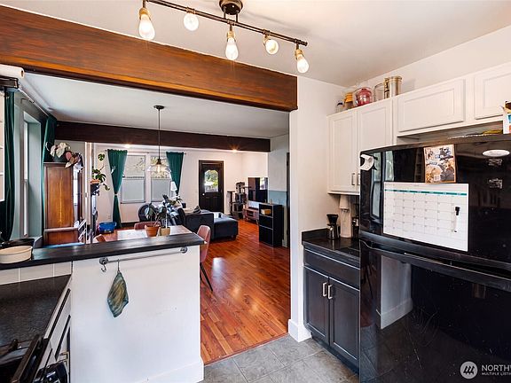 5th image of 1014 Park Street #1A