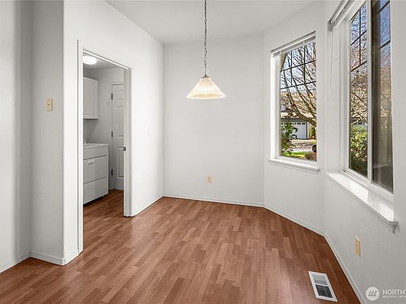 3rd image of 608 Chelan Place NE #C