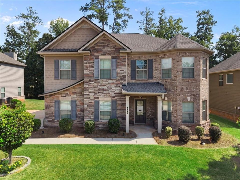 1st image of 165 Regency Pl