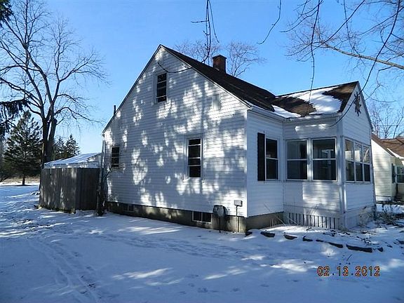 2nd image of 880 S Frost Dr