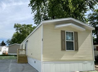 32 Elm Ln, Justice, IL 60458