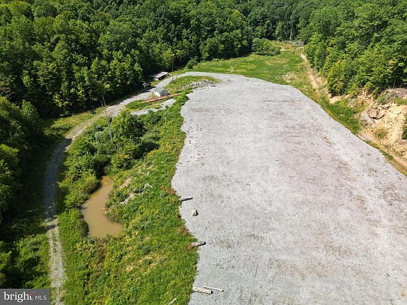 4th image of 405 Checks Rd