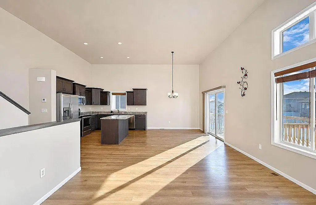4 bed, 3.0 bath, $2,695 — Photo 3
