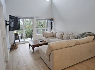 22562 121st Ave #412, Maple Ridge, BC V2X 3Y8