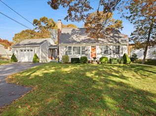 20 Carlton Rd, Buzzards Bay, MA 02532