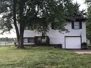320 Elmwood Cir, New Bloomfield, MO 65063