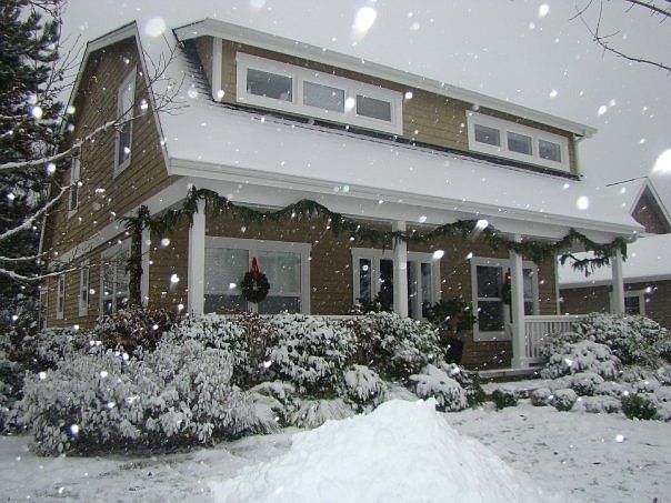 1st image of 731 Village Cir NW