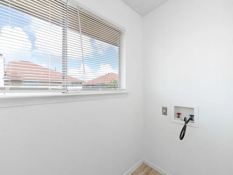 1308 Brenda Ln #C — Photo 12