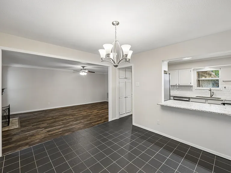 2908 Clear Springs Dr — Photo 11