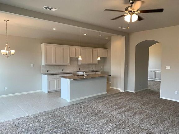 4th image of 1521 Brandon Dr