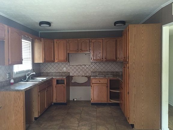 4th image of 728 Ashland Ave