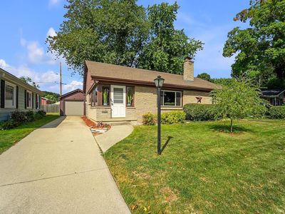 220 Mertens AVENUE, Racine, WI, 53405
