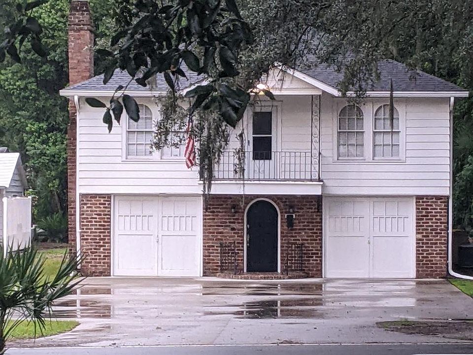 STREET VIEW OF 3110 E. VICTORY DRIVE