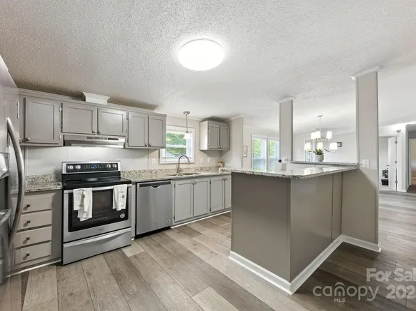 1001 Olde Creek Trl, Concord, NC 28025