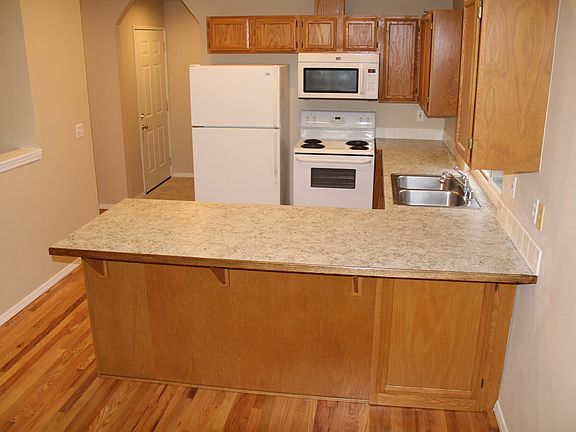 3rd image of 5006 67th Ave NE