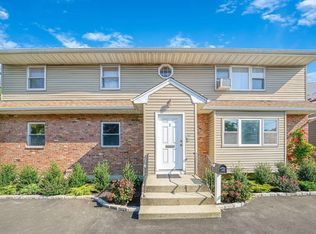 1 Duncan Pl FLOOR 2, Oceanside, NY 11572