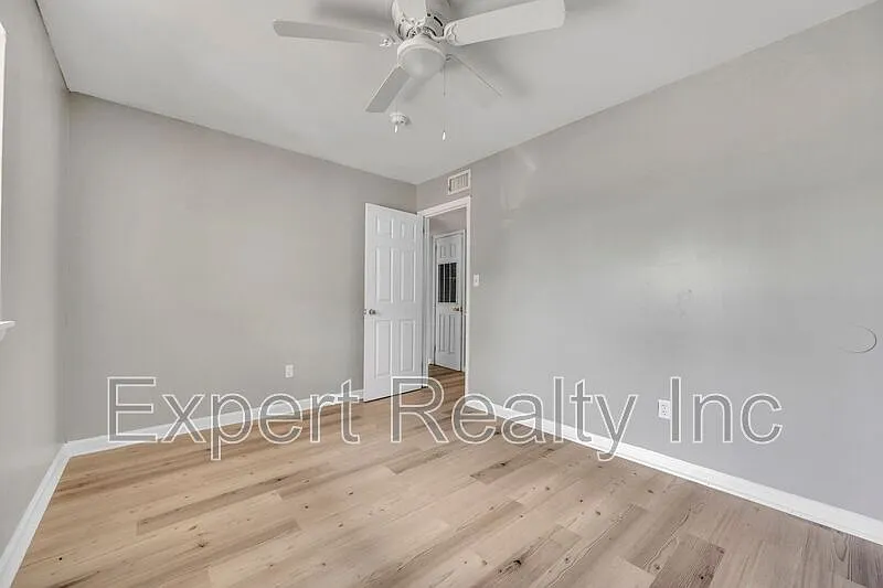 2 bed, 1.0 bath, 720 sqft, $775 — Photo 4