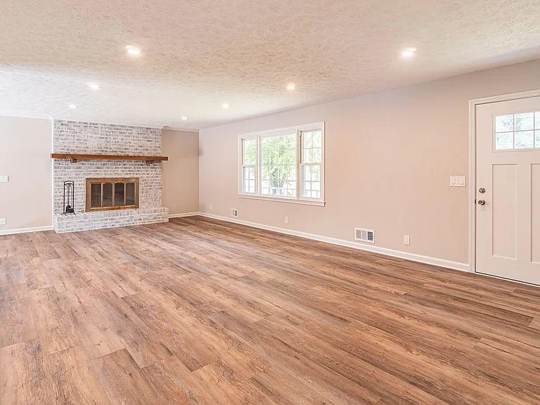 1115 Washington Ave — Photo 6