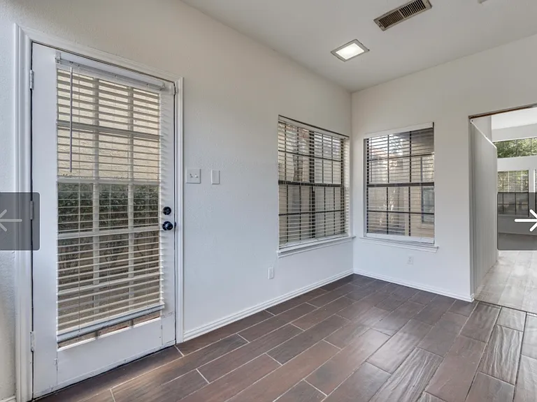 8901 Casa Dr — Photo 10