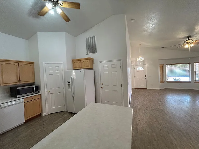 2405 S 770 W — Photo 9