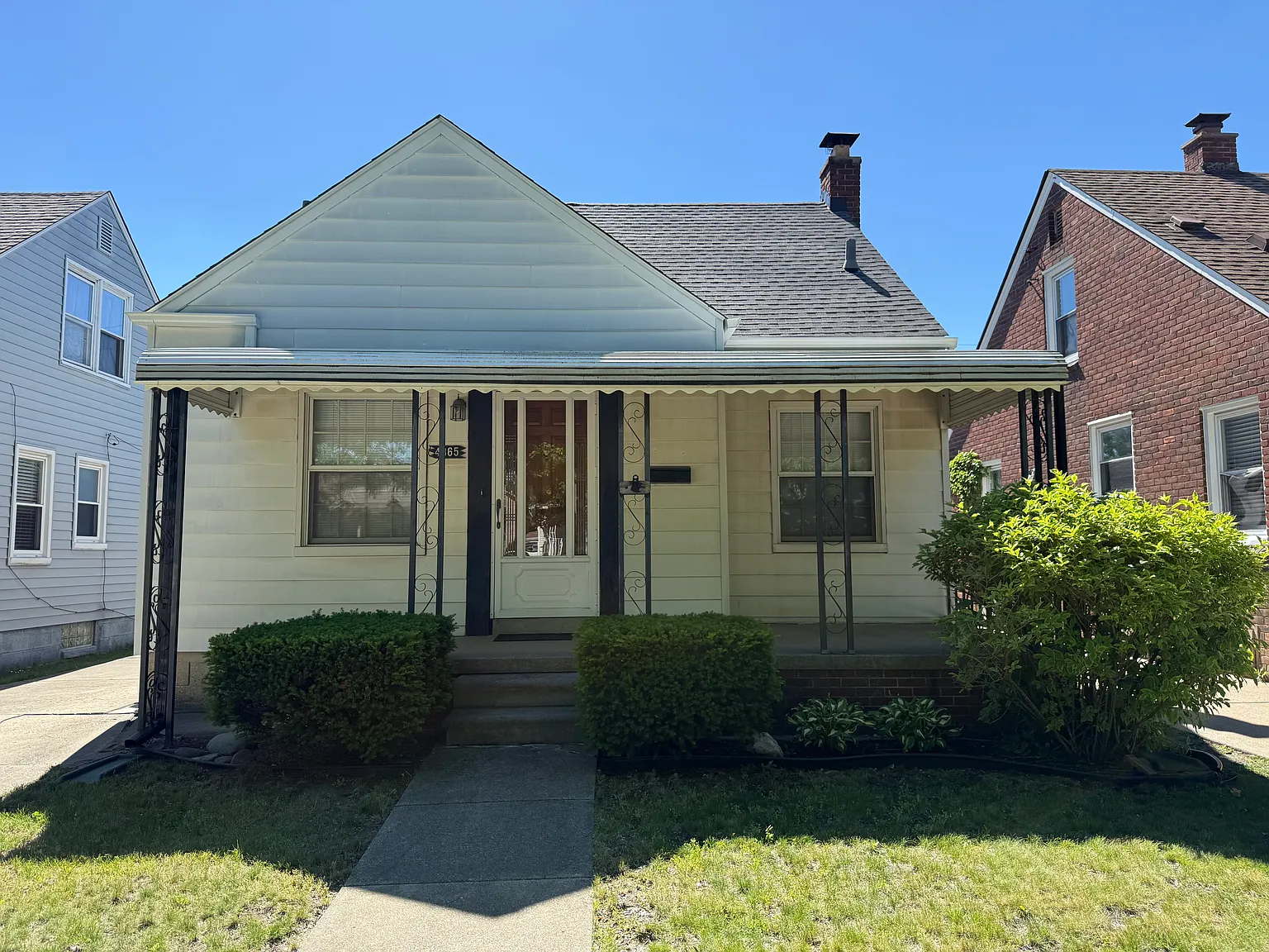 3 bed, 1044 sqft, $1,695 — Photo 2