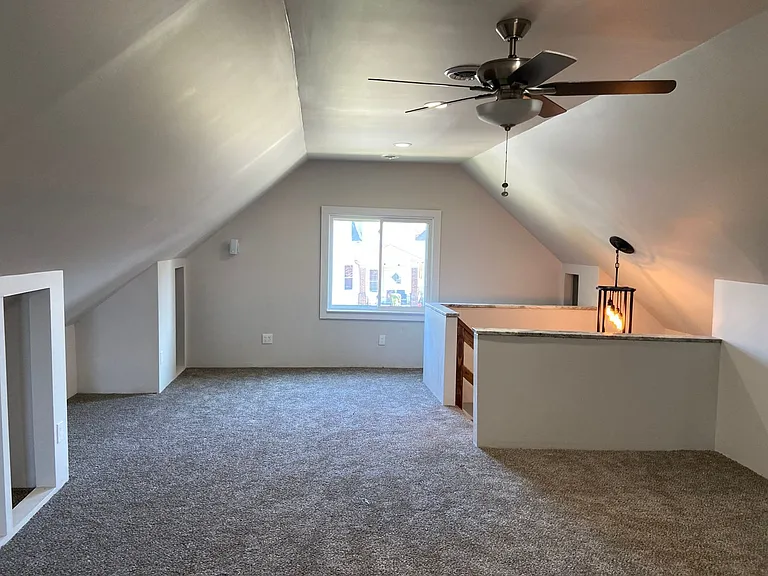 2315 Yemans St — Photo 13