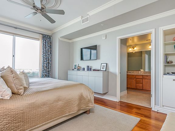 4th image of 215 Center St #277.2