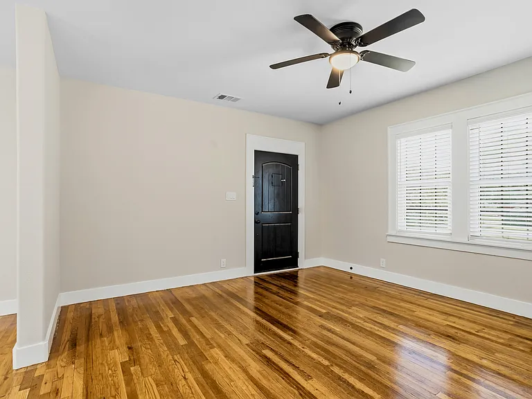 2319 Dell St — Photo 7